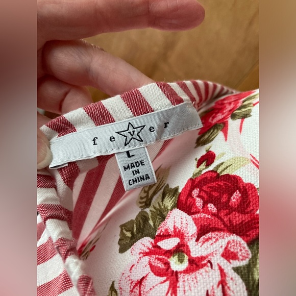 Fever - Red and White Striped Flutter Sleeve Top - SZ L - Picture 7 of 9